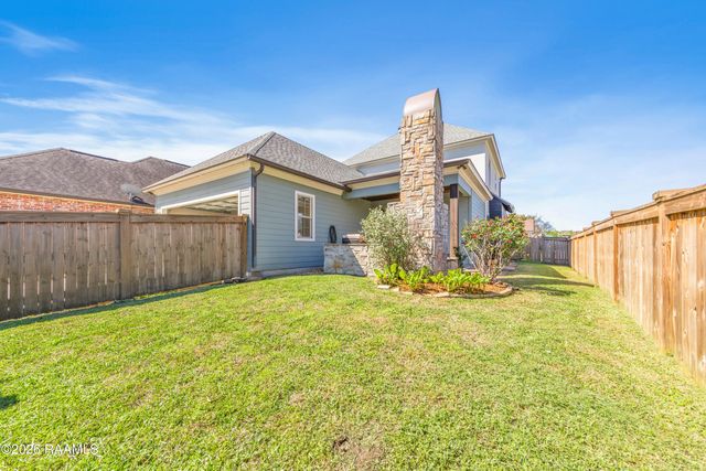 101 Mont De Marsan Drive, Lafayette, LA 70507