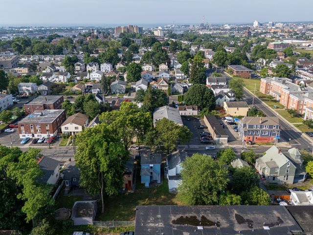 37 Granfield Avenue, Bridgeport, CT 06610
