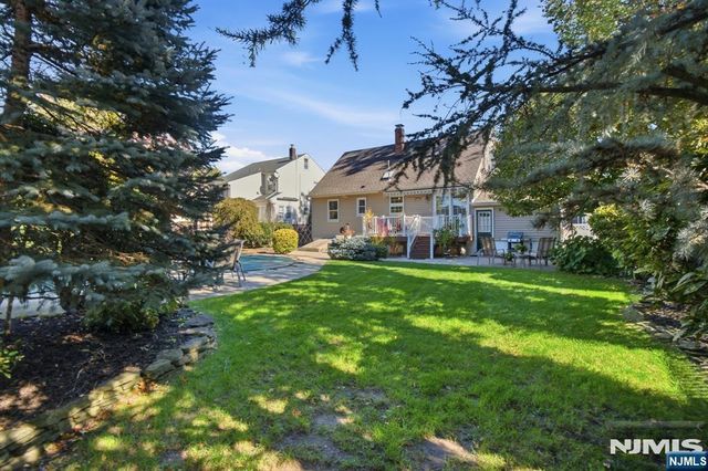 5-22 Hazel Place, Fair Lawn, NJ 07410