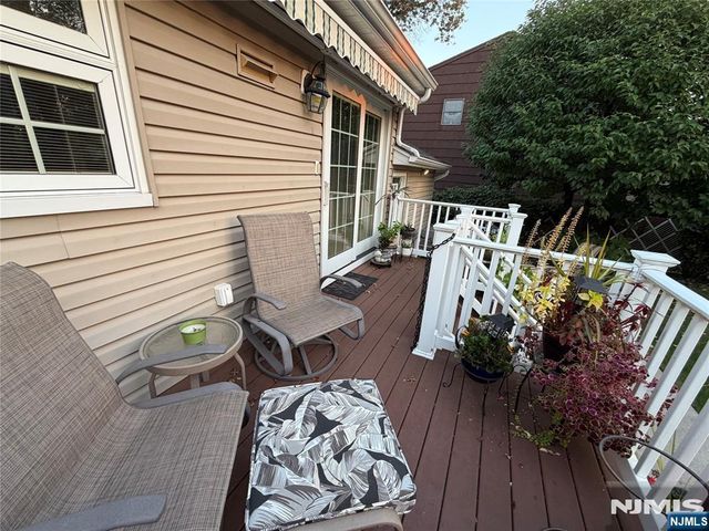 5-22 Hazel Place, Fair Lawn, NJ 07410
