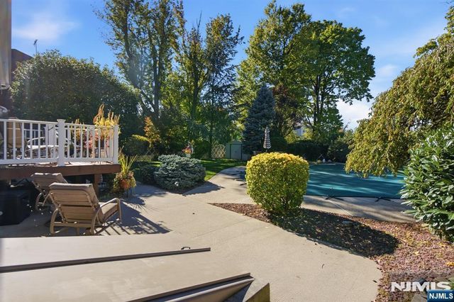 5-22 Hazel Place, Fair Lawn, NJ 07410
