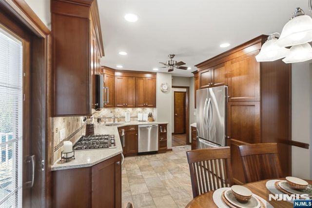5-22 Hazel Place, Fair Lawn, NJ 07410