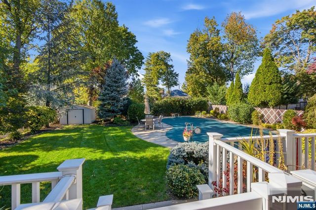 5-22 Hazel Place, Fair Lawn, NJ 07410