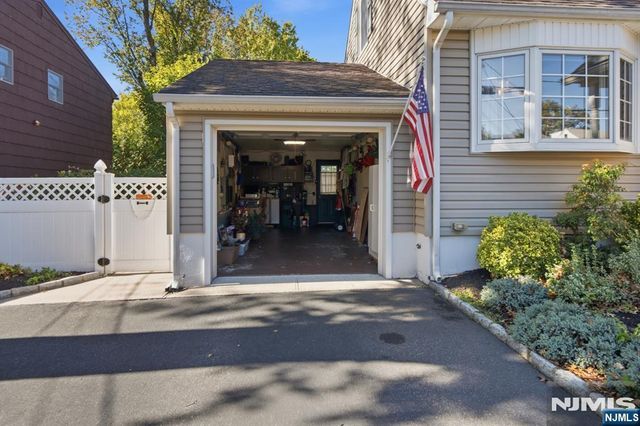 5-22 Hazel Place, Fair Lawn, NJ 07410