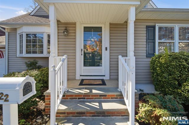 5-22 Hazel Place, Fair Lawn, NJ 07410