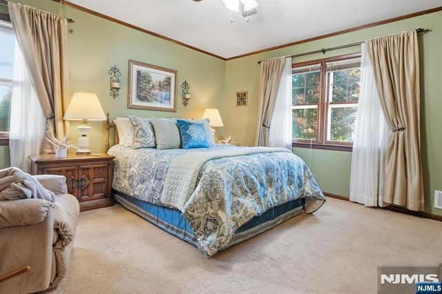5-22 Hazel Place, Fair Lawn, NJ 07410