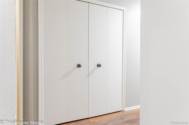 27654 E Echo Valley 234, Farmington Hills, MI 48334