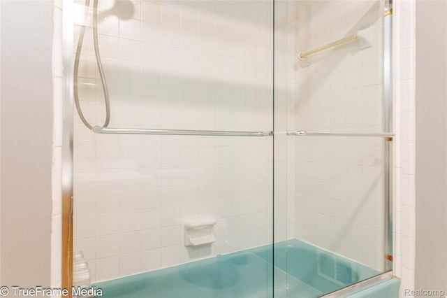 27654 E Echo Valley 234, Farmington Hills, MI 48334