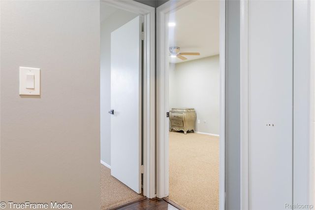 27654 E Echo Valley 234, Farmington Hills, MI 48334