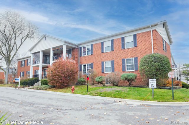 27654 E Echo Valley 234, Farmington Hills, MI 48334