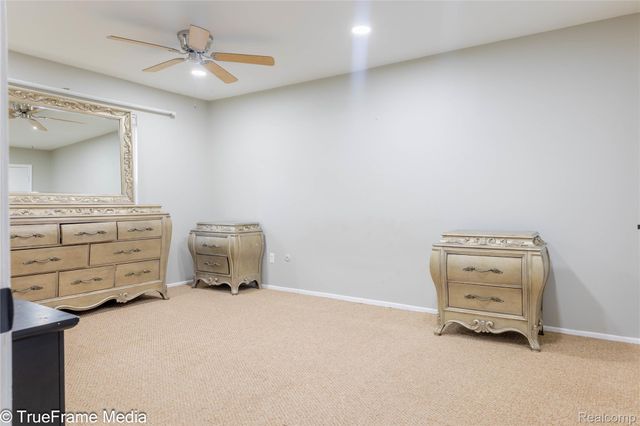 27654 E Echo Valley 234, Farmington Hills, MI 48334