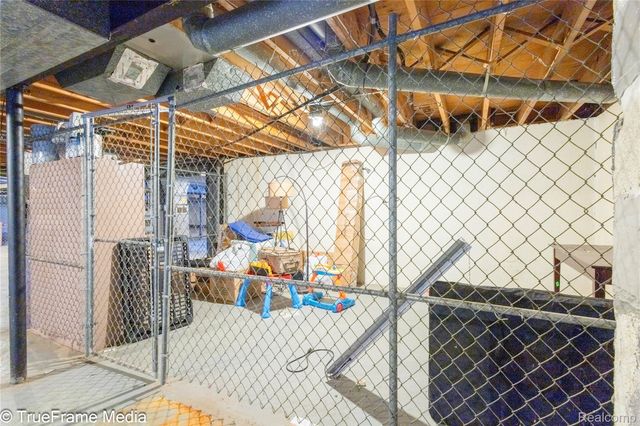 27654 E Echo Valley 234, Farmington Hills, MI 48334