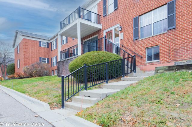 27654 E Echo Valley 234, Farmington Hills, MI 48334