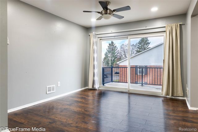 27654 E Echo Valley 234, Farmington Hills, MI 48334