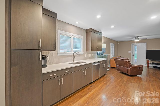 1812 Van Buren Avenue, Charlotte, NC 28216