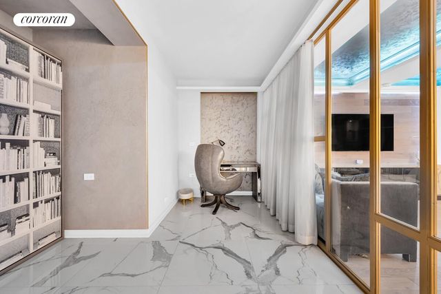 340 W 57th St Apt 2I, New York City, NY 10019