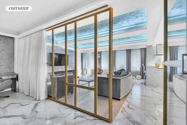 340 W 57th St Apt 2I, New York City, NY 10019