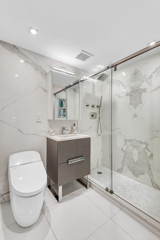 340 W 57th St Apt 2I, New York City, NY 10019