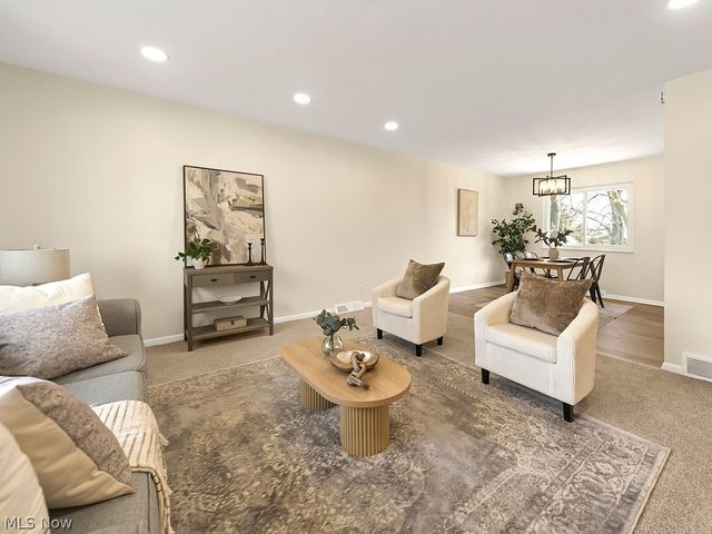 2977 Gale Road, Willoughby, OH 44094