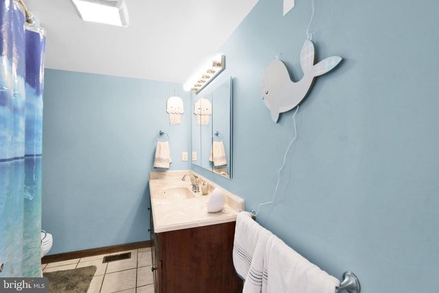 724 ROHRERSTOWN RD, Lancaster, PA 17603