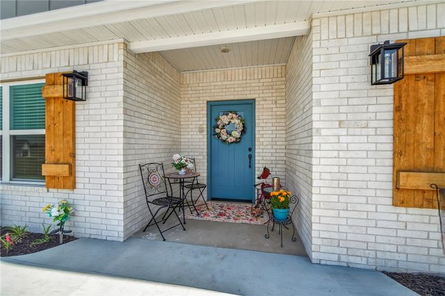 142 N Box Turtle Avenue, Farmington, AR 72730