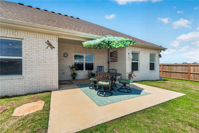 142 N Box Turtle Avenue, Farmington, AR 72730