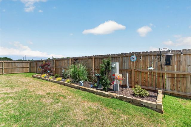 142 N Box Turtle Avenue, Farmington, AR 72730