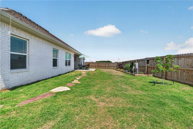 142 N Box Turtle Avenue, Farmington, AR 72730