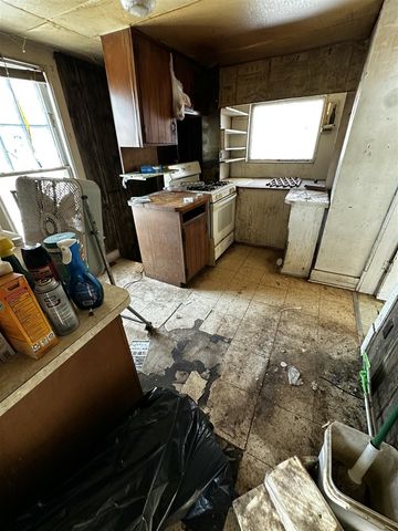 50022 Michigan 40, Paw Paw, MI 49079