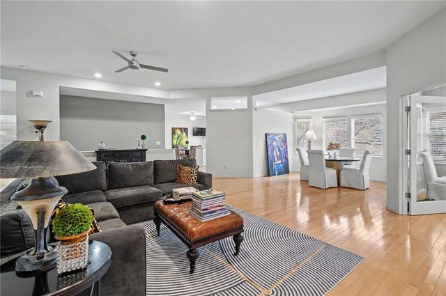 5727 Villa Drive, Lawrence, KS 66047