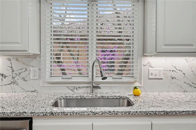 5727 Villa Drive, Lawrence, KS 66047