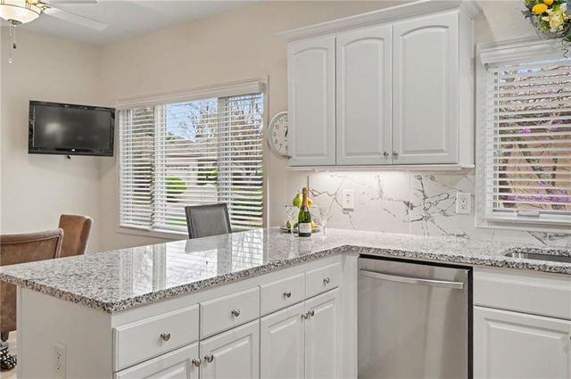 5727 Villa Drive, Lawrence, KS 66047