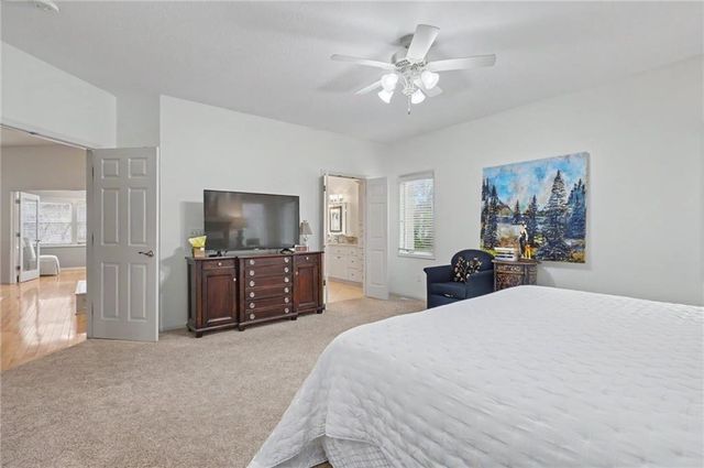 5727 Villa Drive, Lawrence, KS 66047