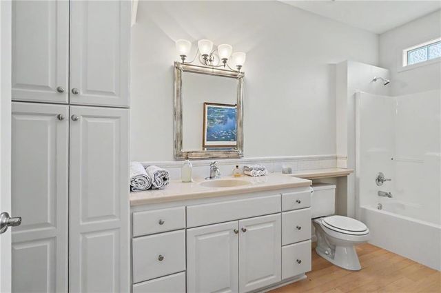 5727 Villa Drive, Lawrence, KS 66047