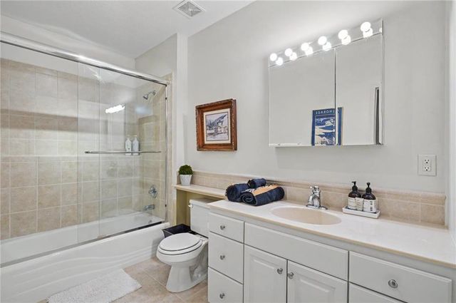 5727 Villa Drive, Lawrence, KS 66047