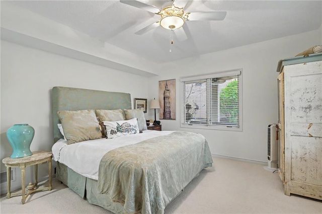 5727 Villa Drive, Lawrence, KS 66047