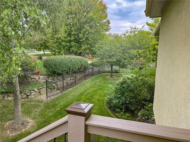 5727 Villa Drive, Lawrence, KS 66047