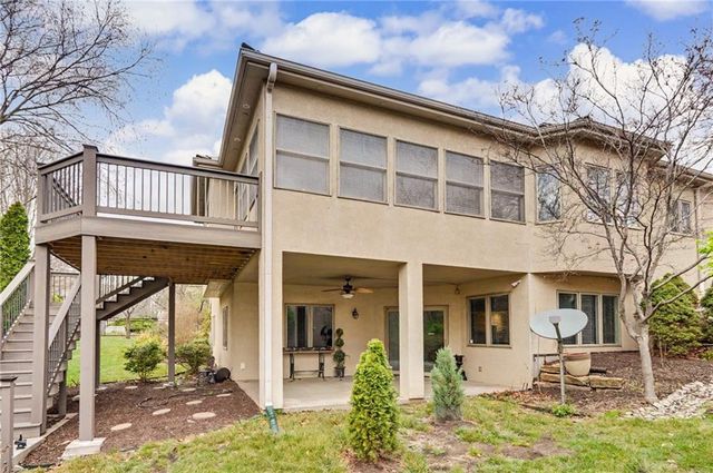 5727 Villa Drive, Lawrence, KS 66047