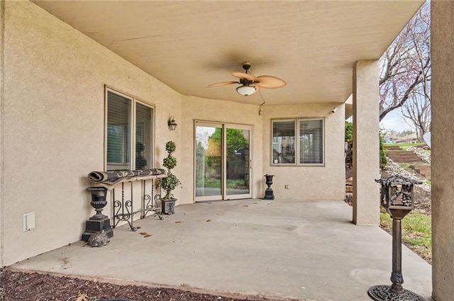 5727 Villa Drive, Lawrence, KS 66047