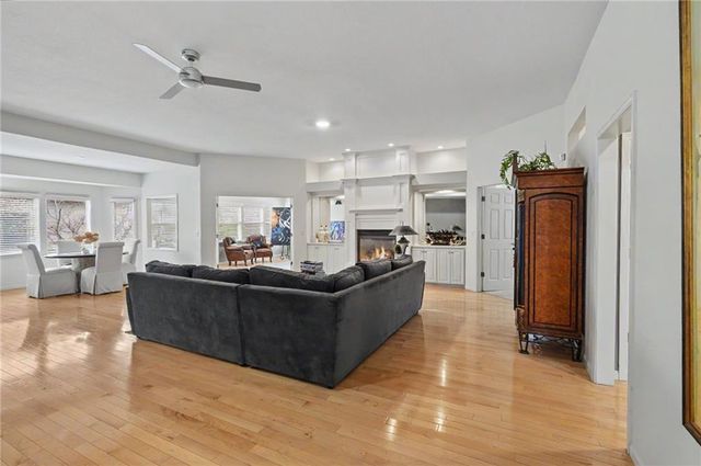 5727 Villa Drive, Lawrence, KS 66047