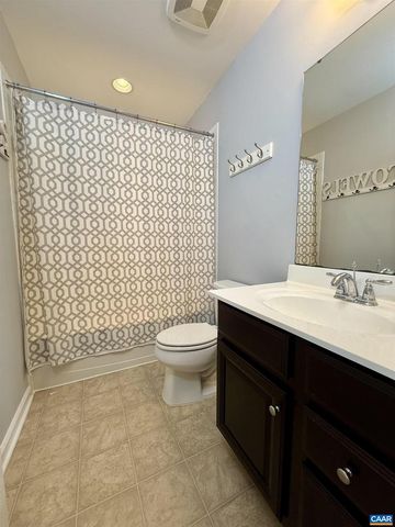 2176 WHISPERING HOLLOW LN, Charlottesville, VA 22911