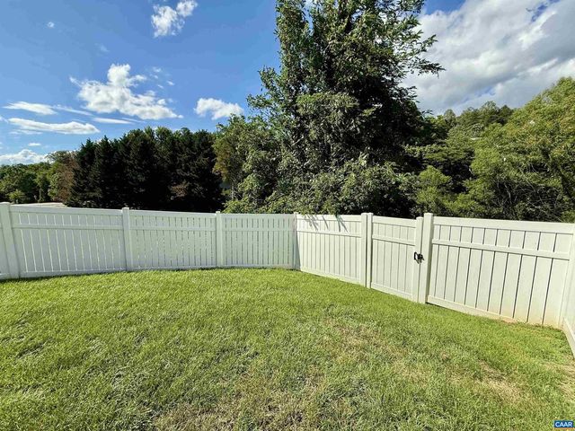 2176 WHISPERING HOLLOW LN, Charlottesville, VA 22911