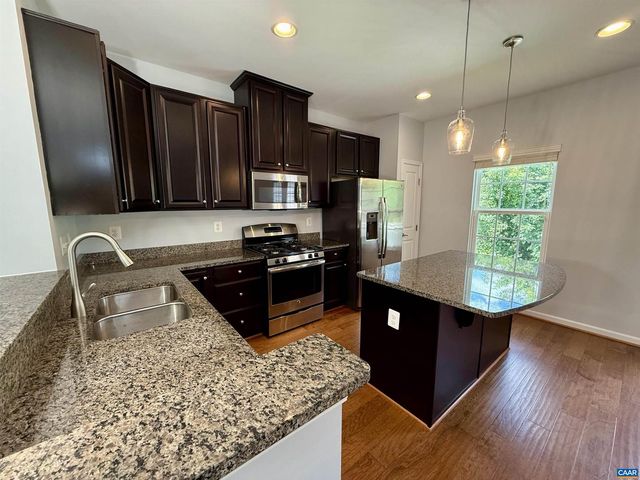 2176 WHISPERING HOLLOW LN, Charlottesville, VA 22911