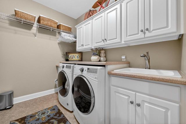 1939 Pine Ridge Drive, Janesville, WI 53545