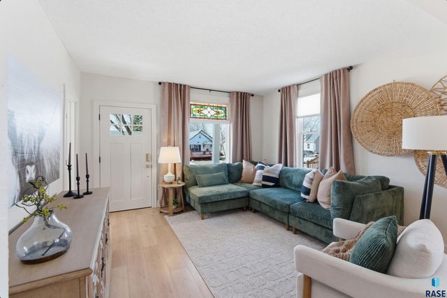 304 Highland Ave Avenue, Sioux Falls, SD 57103