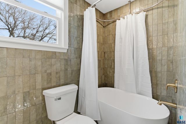 304 Highland Ave Avenue, Sioux Falls, SD 57103