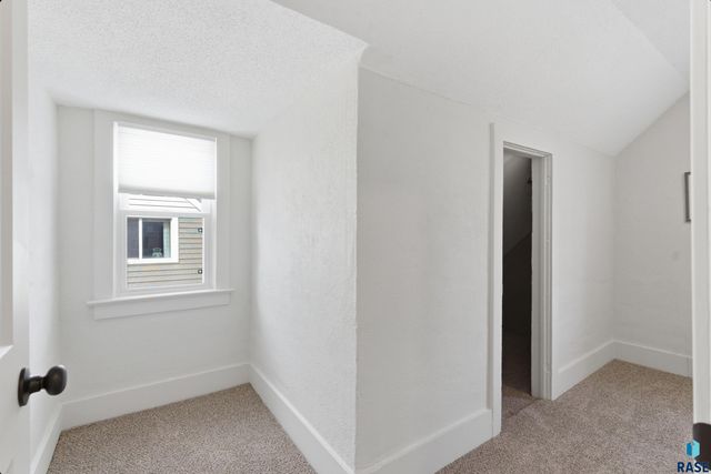 304 Highland Ave Avenue, Sioux Falls, SD 57103