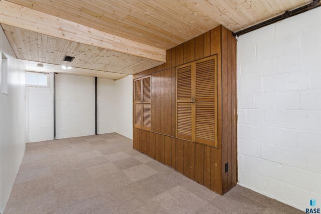 304 Highland Ave Avenue, Sioux Falls, SD 57103