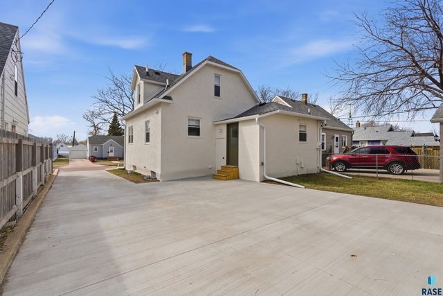 304 Highland Ave Avenue, Sioux Falls, SD 57103
