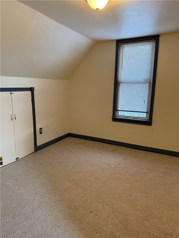 115 Lyon Ave, City Of But Se, PA 16001